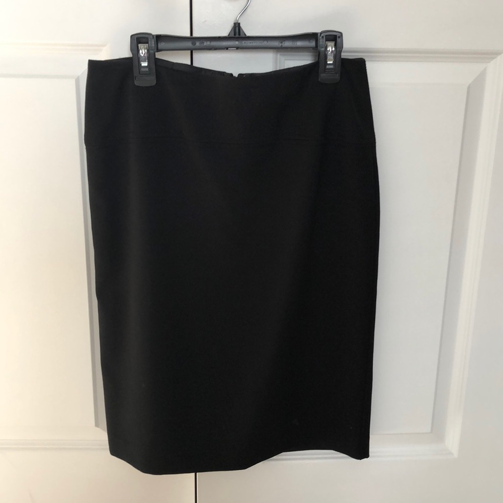 💥 SALE Apt 9 black pencil skirt. Size 2. 22” long